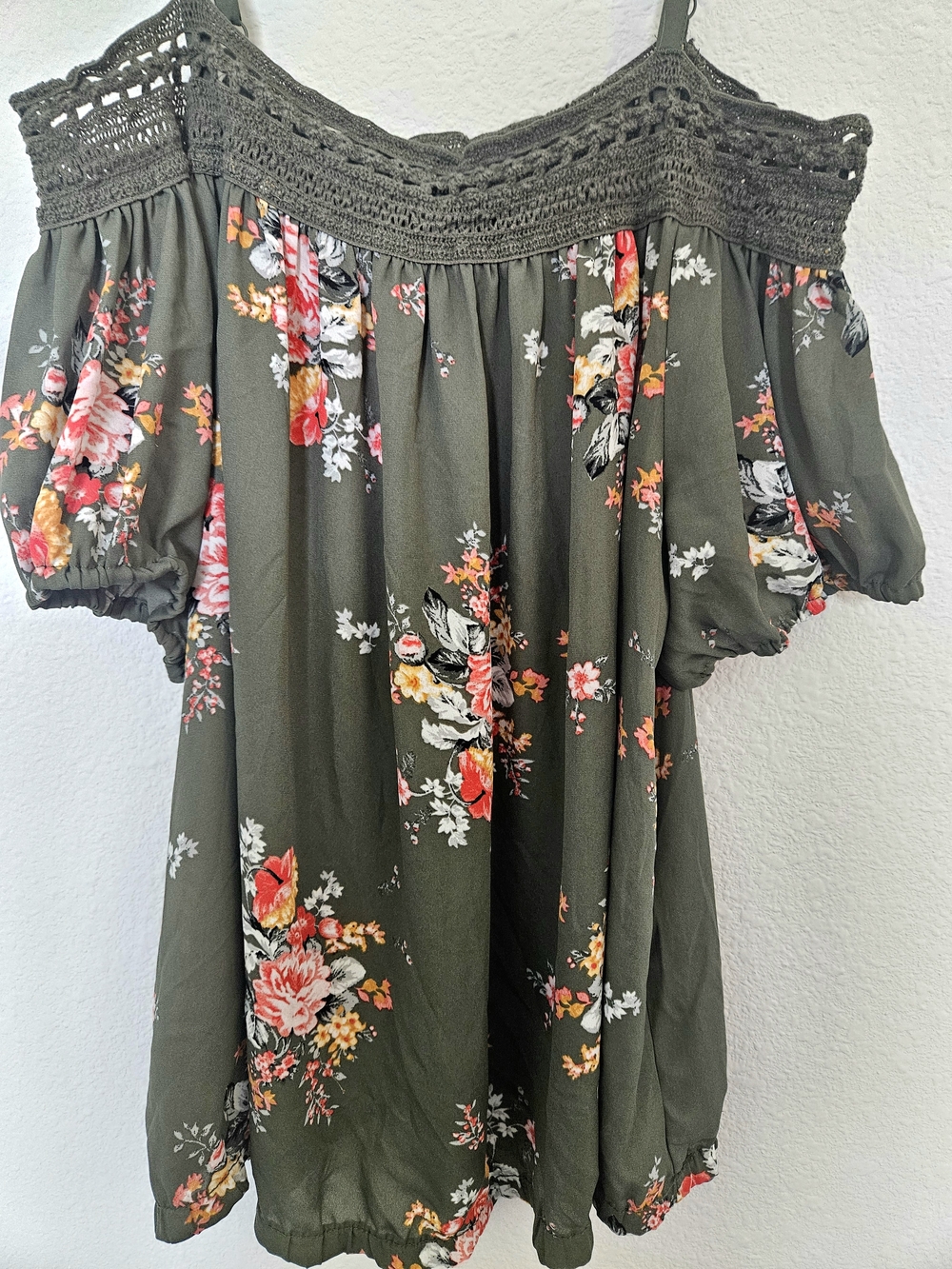 Torrid 2 Cold Shoulder Blouse Plus Size Top 2X Olive Green Peach/Pink Floral